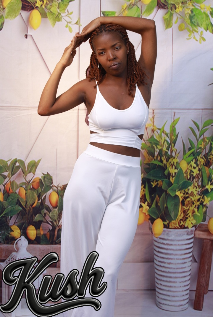 COMPLETE ACTIVEWEAR - front