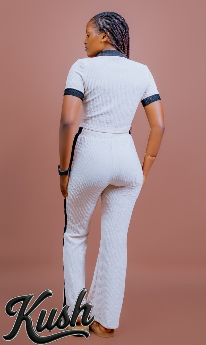 COMPLETE ACTIVEWEAR - left