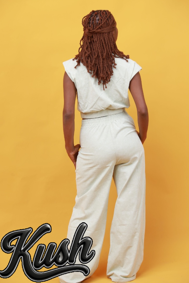 COMPLETE ACTIVEWEAR - left