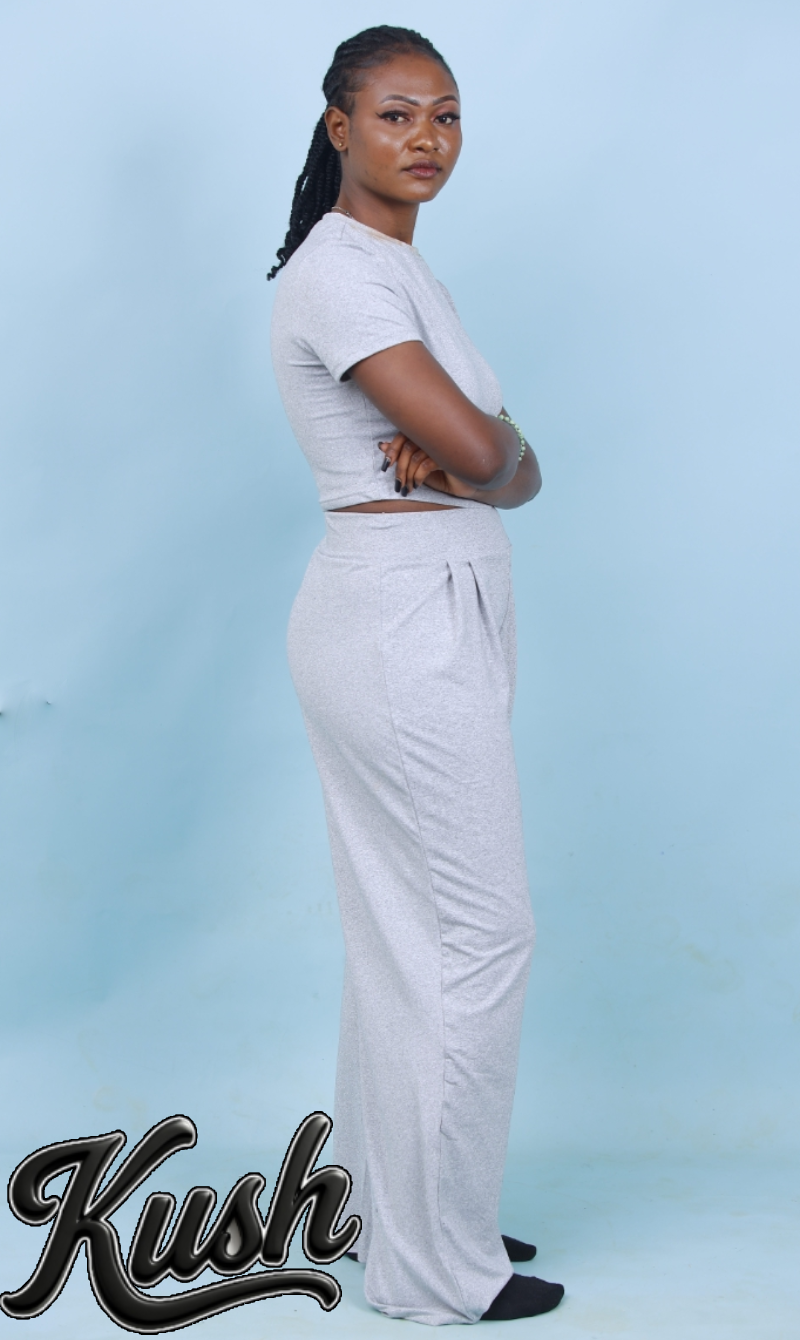 COMPLETE ACTIVEWEAR - left